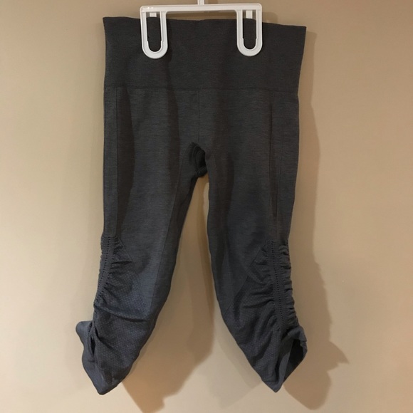 lululemon athletica Pants - Lululemon Athletica Cropped Gray Leggings